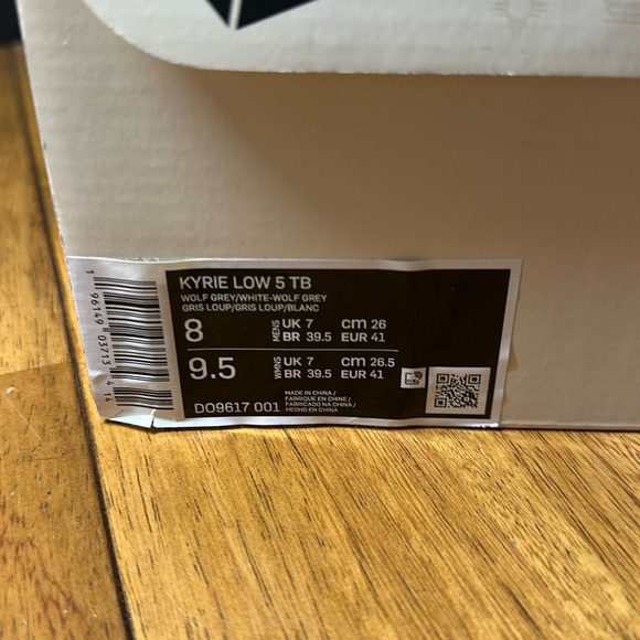 Kyrie Low 5 by Nike - Picture 3 of 8